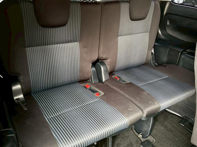 ヴォクシー ZS 禁煙車 社外マフラー モデリスタエアロ 純正9型ナビ フリップダウン 両側パワースライドドア バックカメラ フルセグ ドラレコ 前後クリソナ LED 純正16AW スマートキー 7人乗り 車検整備付(20枚目)