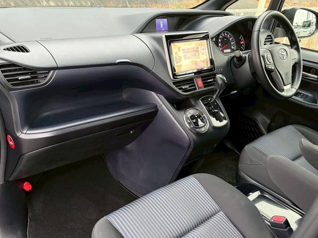 ヴォクシー ZS 禁煙車 社外マフラー モデリスタエアロ 純正9型ナビ フリップダウン 両側パワースライドドア バックカメラ フルセグ ドラレコ 前後クリソナ LED 純正16AW スマートキー 7人乗り 車検整備付(38枚目)