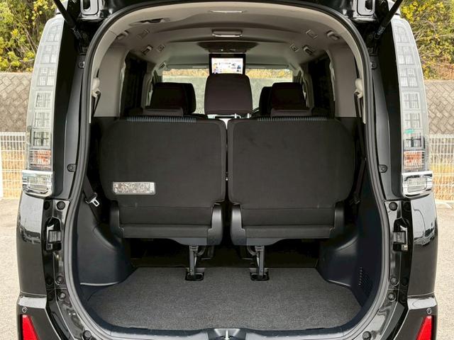ヴォクシー ZS 禁煙車 社外マフラー モデリスタエアロ 純正9型ナビ フリップダウン 両側パワースライドドア バックカメラ フルセグ ドラレコ 前後クリソナ LED 純正16AW スマートキー 7人乗り 車検整備付(42枚目)