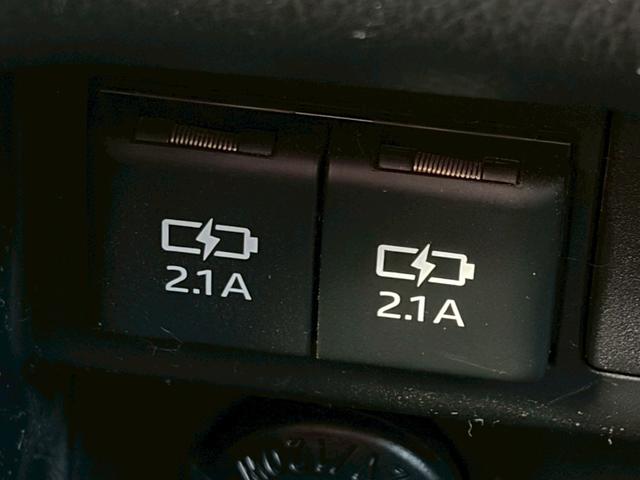 ヴォクシー ＺＳ　禁煙　社外ナビ　フルセグＴＶ　フリップダウンモニター　バックカメラ　両側パワースライド　ＤＶＤ再生　前後ドラレコ　社外１７インチＡＷ　衝突軽減ブレーキ　ＬＥＤ　ＥＴＣ　クルーズコントロール　ＵＳＢ接続（15枚目）