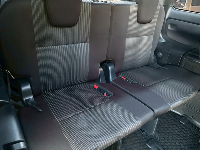 ヴォクシー ＺＳ　禁煙　社外ナビ　フルセグＴＶ　フリップダウンモニター　バックカメラ　両側パワースライド　ＤＶＤ再生　前後ドラレコ　社外１７インチＡＷ　衝突軽減ブレーキ　ＬＥＤ　ＥＴＣ　クルーズコントロール　ＵＳＢ接続（19枚目）