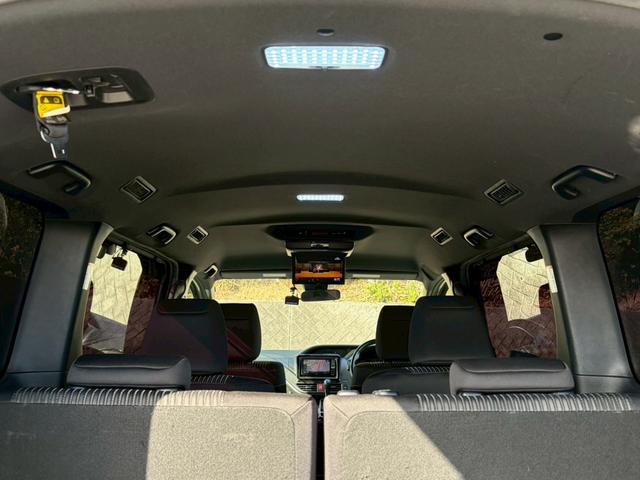 ヴォクシー ＺＳ　禁煙　社外ナビ　フルセグＴＶ　フリップダウンモニター　バックカメラ　両側パワースライド　ＤＶＤ再生　前後ドラレコ　社外１７インチＡＷ　衝突軽減ブレーキ　ＬＥＤ　ＥＴＣ　クルーズコントロール　ＵＳＢ接続（21枚目）