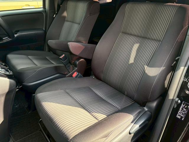 ヴォクシー ＺＳ　禁煙　社外ナビ　フルセグＴＶ　フリップダウンモニター　バックカメラ　両側パワースライド　ＤＶＤ再生　前後ドラレコ　社外１７インチＡＷ　衝突軽減ブレーキ　ＬＥＤ　ＥＴＣ　クルーズコントロール　ＵＳＢ接続（41枚目）