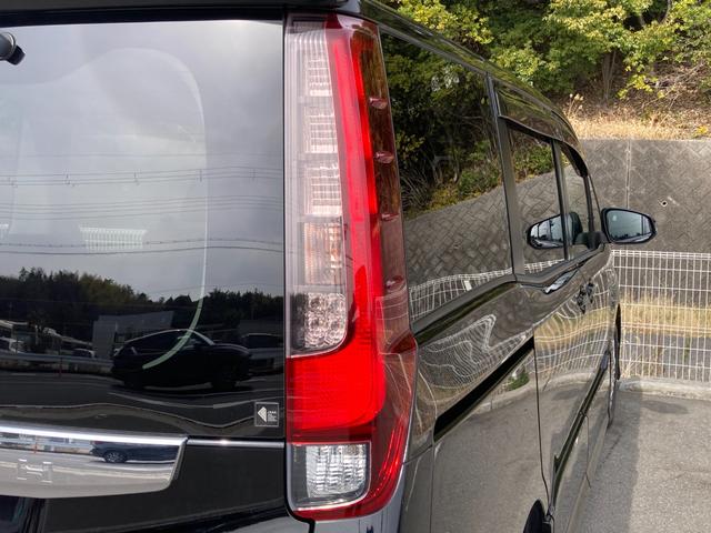 ノア Ｓｉ　禁煙　純正９インチナビ　両側パワースライドドア　純正１６インチアルミ　バックカメラ　フルセグＴＶ　ＣＤ／ＤＶＤ再生可　Ｂｌｕｅｔｏｏｔｈ接続　ＥＴＣ　前後ドラレコ　ＬＥＤヘッドライト　スマートキー（27枚目）