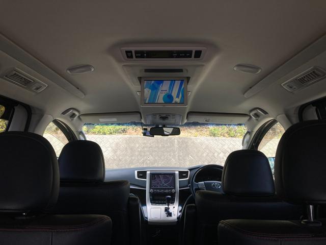 ヴェルファイア ２．４Ｚ　ゴールデンアイズ　禁煙　全周囲カメラ　後席フリップダウンモニター　社外マフラー　黒ハーフレザー　両側パワースライドドア　純正ナビ　フルセグ　純正１８インチアルミ　前後クリソナ　ＥＴＣ　ＵＳＢポート　エアロ　車検整備付（7枚目）