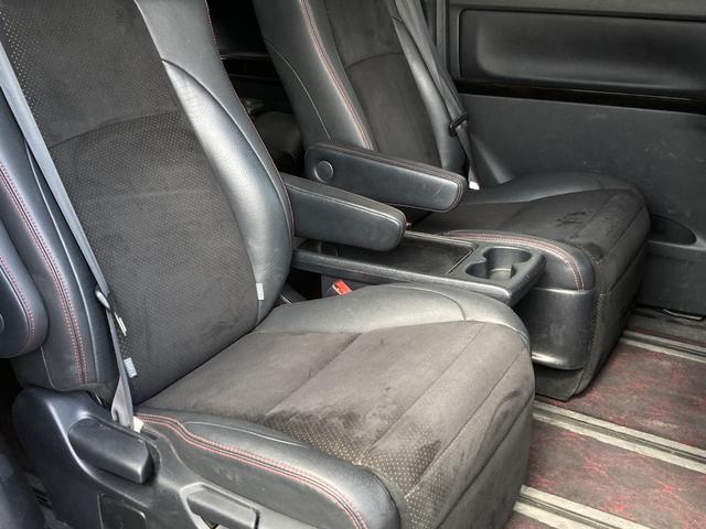 ヴェルファイア ２．４Ｚ　ゴールデンアイズ　禁煙　全周囲カメラ　後席フリップダウンモニター　社外マフラー　黒ハーフレザー　両側パワースライドドア　純正ナビ　フルセグ　純正１８インチアルミ　前後クリソナ　ＥＴＣ　ＵＳＢポート　エアロ　車検整備付（15枚目）