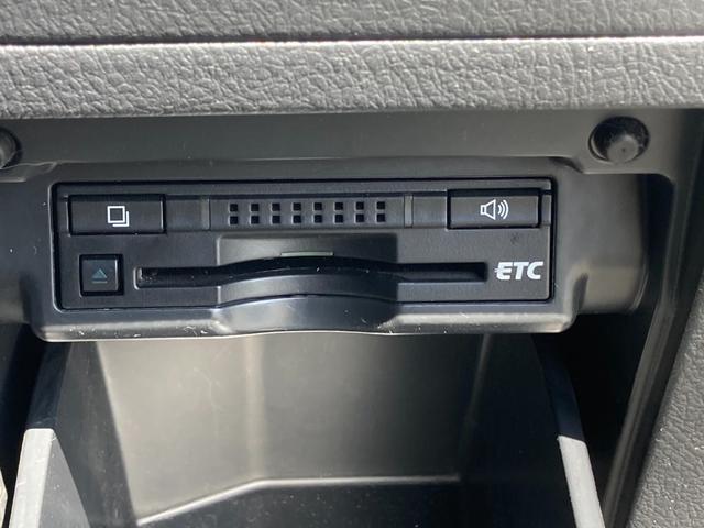 ヴェルファイア ２．４Ｚ　ゴールデンアイズ　禁煙　全周囲カメラ　後席フリップダウンモニター　社外マフラー　黒ハーフレザー　両側パワースライドドア　純正ナビ　フルセグ　純正１８インチアルミ　前後クリソナ　ＥＴＣ　ＵＳＢポート　エアロ　車検整備付（34枚目）