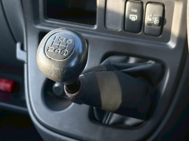 ピクシスバン スペシャル　５速ＭＴ　ユーザー買取　禁煙車　両側スライドドア　エアコン　運転席・助手席エアバック　純正オーディオ　パワーステアリング　ヘッドライトレベライザー　車検整備付（10枚目）