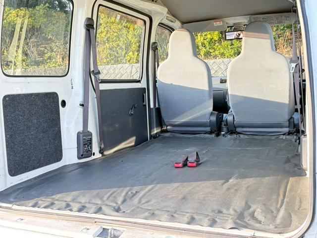 ピクシスバン スペシャル　５速ＭＴ　ユーザー買取　禁煙車　両側スライドドア　エアコン　運転席・助手席エアバック　純正オーディオ　パワーステアリング　ヘッドライトレベライザー　車検整備付（14枚目）