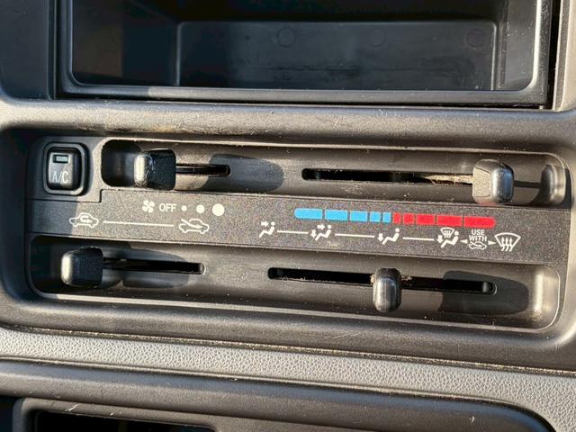 ピクシスバン スペシャル　５速ＭＴ　ユーザー買取　禁煙車　両側スライドドア　エアコン　運転席・助手席エアバック　純正オーディオ　パワーステアリング　ヘッドライトレベライザー　車検整備付（22枚目）