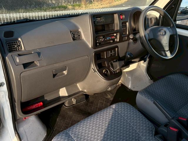 ピクシスバン スペシャル　５速ＭＴ　ユーザー買取　禁煙車　両側スライドドア　エアコン　運転席・助手席エアバック　純正オーディオ　パワーステアリング　ヘッドライトレベライザー　車検整備付（24枚目）