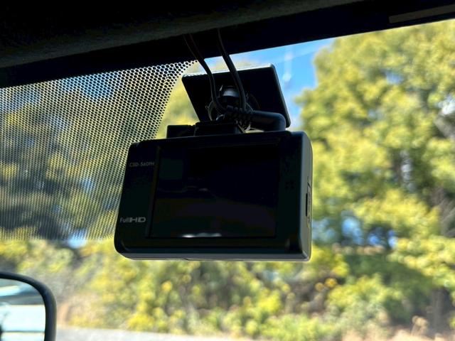 ＷＲＸ ＳＴＩ ＳＴＩ　禁煙　６ＭＴ　ユーザー買取　Ｔベルト交換済み　ＳＴＩフルエアロ　ＳＴＩマフラー　社外ナビ　バックカメラ　ＥＮＫＥＩ１８インチＡＷ　追加ブーストメーター　ブレンボキャリパー　レーダー探知機　法定点検整備（20枚目）