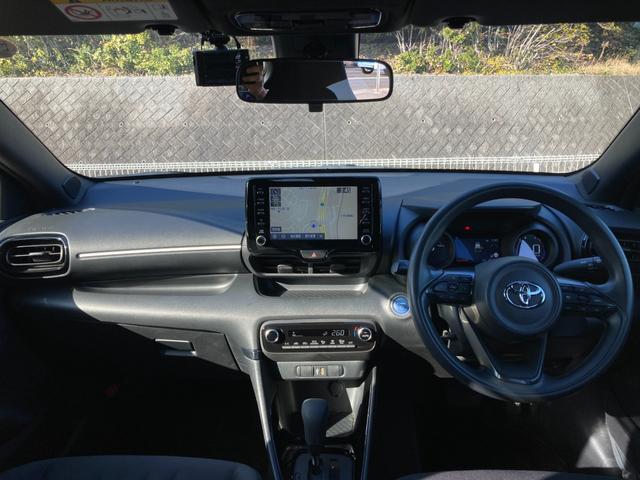 ヤリス ハイブリッドG ワンオーナー 禁煙 純正ナビ パノラミックビューモニター 衝突軽減ブレーキ LEDヘッドライト 前後ドラレコ ETC フルセグ レーダークルーズ プッシュスタート Bluetooth接続 車検整備付(7枚目)