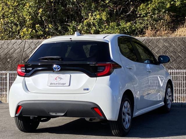 ヤリス ハイブリッドG ワンオーナー 禁煙 純正ナビ パノラミックビューモニター 衝突軽減ブレーキ LEDヘッドライト 前後ドラレコ ETC フルセグ レーダークルーズ プッシュスタート Bluetooth接続 車検整備付(9枚目)