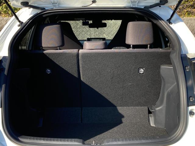 ヤリス ハイブリッドG ワンオーナー 禁煙 純正ナビ パノラミックビューモニター 衝突軽減ブレーキ LEDヘッドライト 前後ドラレコ ETC フルセグ レーダークルーズ プッシュスタート Bluetooth接続 車検整備付(13枚目)