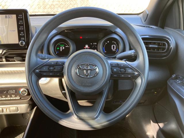 ヤリス ハイブリッドG ワンオーナー 禁煙 純正ナビ パノラミックビューモニター 衝突軽減ブレーキ LEDヘッドライト 前後ドラレコ ETC フルセグ レーダークルーズ プッシュスタート Bluetooth接続 車検整備付(16枚目)