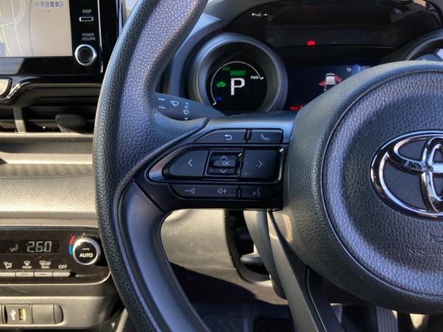 ヤリス ハイブリッドG ワンオーナー 禁煙 純正ナビ パノラミックビューモニター 衝突軽減ブレーキ LEDヘッドライト 前後ドラレコ ETC フルセグ レーダークルーズ プッシュスタート Bluetooth接続 車検整備付(17枚目)