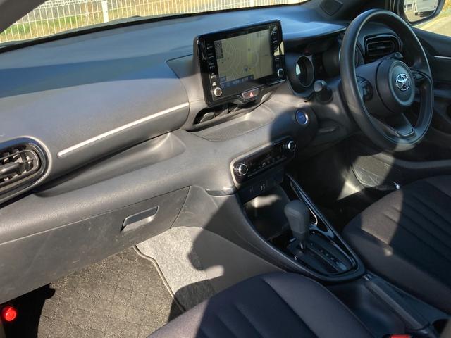 ヤリス ハイブリッドG ワンオーナー 禁煙 純正ナビ パノラミックビューモニター 衝突軽減ブレーキ LEDヘッドライト 前後ドラレコ ETC フルセグ レーダークルーズ プッシュスタート Bluetooth接続 車検整備付(46枚目)