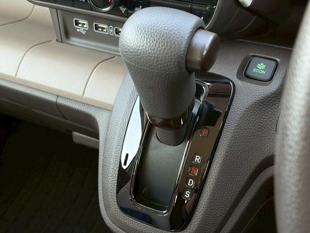 Ｎ－ＷＧＮ Ｌ　禁煙車　純正ナビ　バックカメラ　レーダークルーズコントロール　シートヒーター　衝突軽減　ＣＤ再生可　インテリキー　ＥＴＣ　ＵＳＢポート　Ｂｌｕｅｔｏｏｔｈ接続　ＬＥＤヘッドライト　オートハイビーム（19枚目）