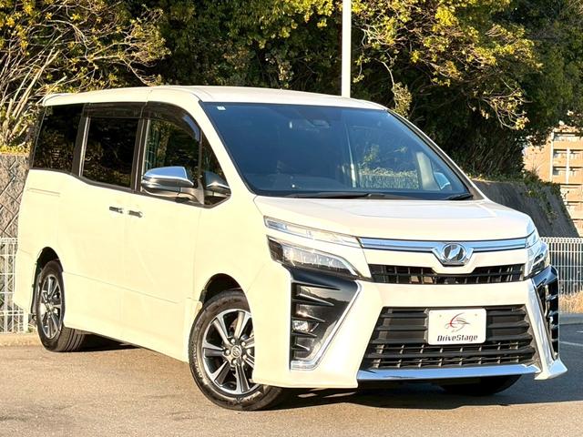 ヴォクシー ＺＳ　煌　禁煙車　純正１０型ナビ　フリップダウンモニター　バックカメラ　フルセグＴＶ　両側パワースライド　クルーズコントロール　Ｂｌｕｅｔｏｏｔｈ接続　ＥＴＣ２．０　衝突軽減ブレーキ　レーンキープ　純正１６ＡＷ（5枚目）
