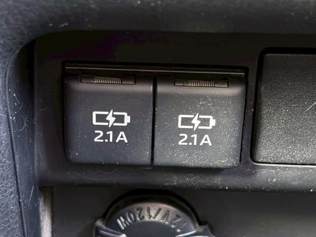 ヴォクシー ＺＳ　煌　禁煙車　純正１０型ナビ　フリップダウンモニター　バックカメラ　フルセグＴＶ　両側パワースライド　クルーズコントロール　Ｂｌｕｅｔｏｏｔｈ接続　ＥＴＣ２．０　衝突軽減ブレーキ　レーンキープ　純正１６ＡＷ（14枚目）