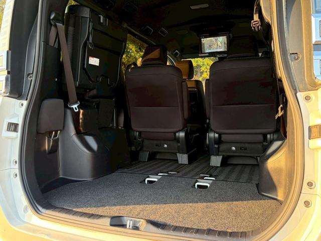 ヴォクシー ＺＳ　煌　禁煙車　純正１０型ナビ　フリップダウンモニター　バックカメラ　フルセグＴＶ　両側パワースライド　クルーズコントロール　Ｂｌｕｅｔｏｏｔｈ接続　ＥＴＣ２．０　衝突軽減ブレーキ　レーンキープ　純正１６ＡＷ（18枚目）
