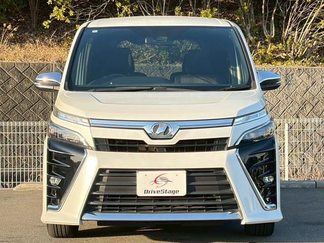 ヴォクシー ＺＳ　煌　禁煙車　純正１０型ナビ　フリップダウンモニター　バックカメラ　フルセグＴＶ　両側パワースライド　クルーズコントロール　Ｂｌｕｅｔｏｏｔｈ接続　ＥＴＣ２．０　衝突軽減ブレーキ　レーンキープ　純正１６ＡＷ（24枚目）
