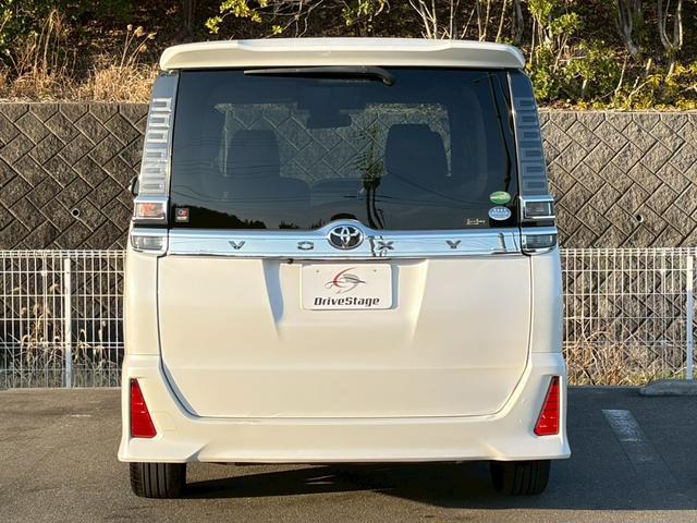 ヴォクシー ＺＳ　煌　禁煙車　純正１０型ナビ　フリップダウンモニター　バックカメラ　フルセグＴＶ　両側パワースライド　クルーズコントロール　Ｂｌｕｅｔｏｏｔｈ接続　ＥＴＣ２．０　衝突軽減ブレーキ　レーンキープ　純正１６ＡＷ（25枚目）
