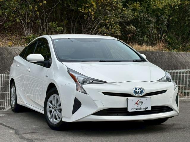 プリウス E ユーザー買取 禁煙 社外9インチSDナビ バックカメラ フルセグTV ETC LEDヘッドライト Bluetooth接続 HDMI接続 プッシュスタート カーテン・サイドエアバック オートライト(6枚目)