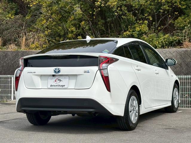 プリウス E ユーザー買取 禁煙 社外9インチSDナビ バックカメラ フルセグTV ETC LEDヘッドライト Bluetooth接続 HDMI接続 プッシュスタート カーテン・サイドエアバック オートライト(7枚目)