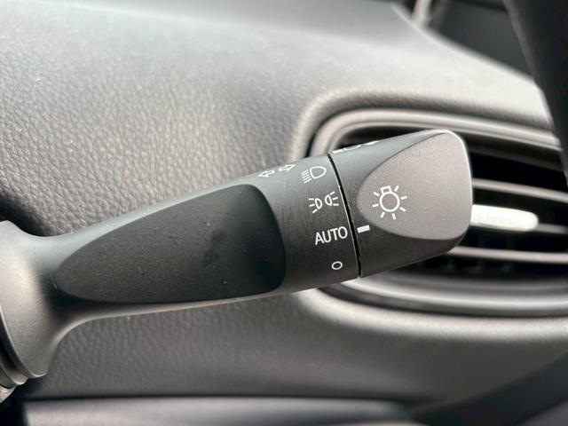 プリウス E ユーザー買取 禁煙 社外9インチSDナビ バックカメラ フルセグTV ETC LEDヘッドライト Bluetooth接続 HDMI接続 プッシュスタート カーテン・サイドエアバック オートライト(14枚目)