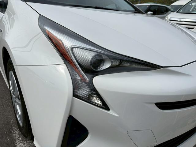 プリウス E ユーザー買取 禁煙 社外9インチSDナビ バックカメラ フルセグTV ETC LEDヘッドライト Bluetooth接続 HDMI接続 プッシュスタート カーテン・サイドエアバック オートライト(18枚目)