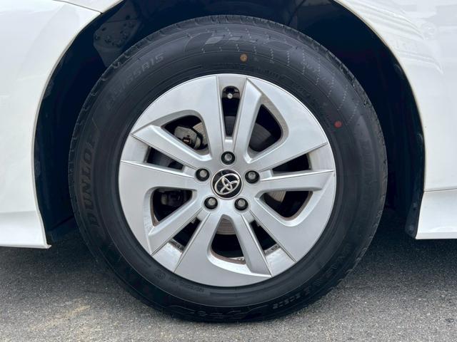 プリウス E ユーザー買取 禁煙 社外9インチSDナビ バックカメラ フルセグTV ETC LEDヘッドライト Bluetooth接続 HDMI接続 プッシュスタート カーテン・サイドエアバック オートライト(22枚目)