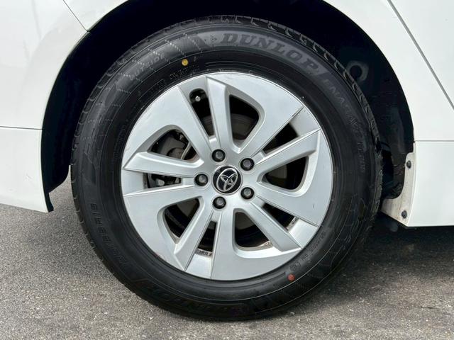 プリウス E ユーザー買取 禁煙 社外9インチSDナビ バックカメラ フルセグTV ETC LEDヘッドライト Bluetooth接続 HDMI接続 プッシュスタート カーテン・サイドエアバック オートライト(24枚目)