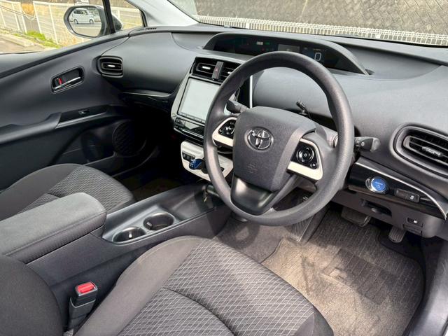 プリウス E ユーザー買取 禁煙 社外9インチSDナビ バックカメラ フルセグTV ETC LEDヘッドライト Bluetooth接続 HDMI接続 プッシュスタート カーテン・サイドエアバック オートライト(30枚目)