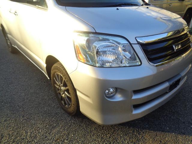 ノア Ｘ　リミテッド　両側パワースライドドア　室内カーテン　ナビ（4枚目）