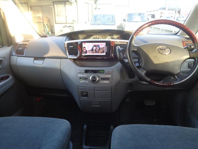 ノア Ｘ　リミテッド　両側パワースライドドア　室内カーテン　ナビ（9枚目）