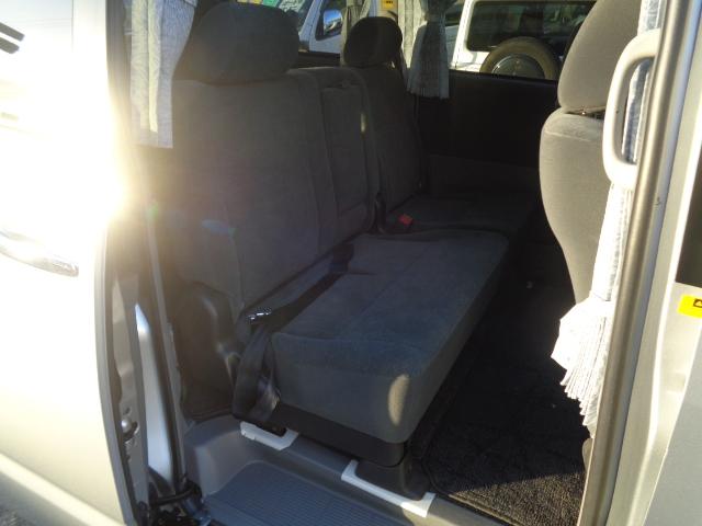 ノア Ｘ　リミテッド　両側パワースライドドア　室内カーテン　ナビ（14枚目）