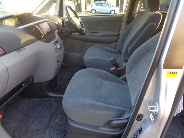 ノア Ｘ　リミテッド　両側パワースライドドア　室内カーテン　ナビ（19枚目）