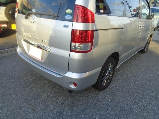 ノア Ｘ　リミテッド　両側パワースライドドア　室内カーテン　ナビ（29枚目）