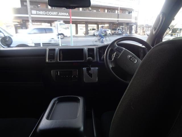 ハイエースバン ロングスーパーＧＬ　バックカメラ内蔵ミラー　ベットキット（10枚目）