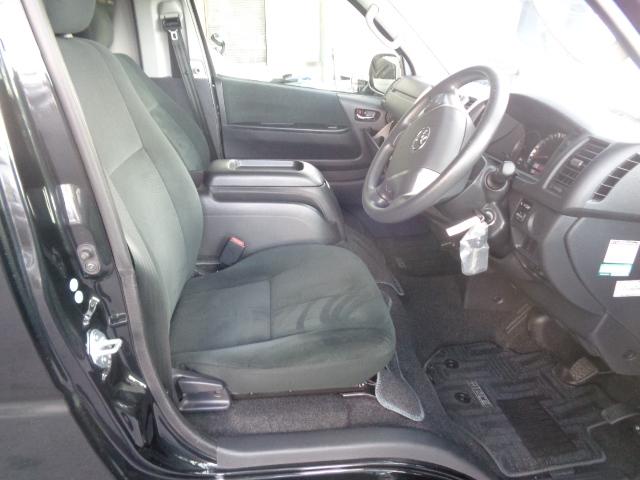 ハイエースバン ロングスーパーＧＬ　バックカメラ内蔵ミラー　ベットキット（12枚目）