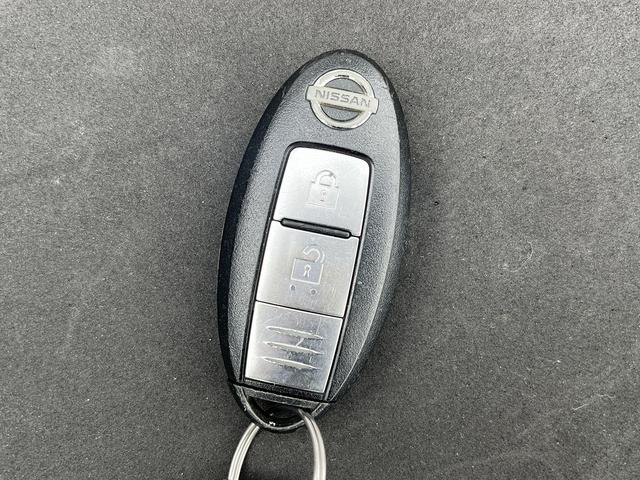 Ｘ　電気自動車　充電コード付　ＨＤＤナビフルセグＴＶ　ＵＳＢ　Ｂｌｕｅｔｏｏｔｈ接続　バックカメラ　インテリキー　プライバシーガラス　１６インチアルミ　電動格納ミラー　走行３．３万ｋｍ(43枚目)