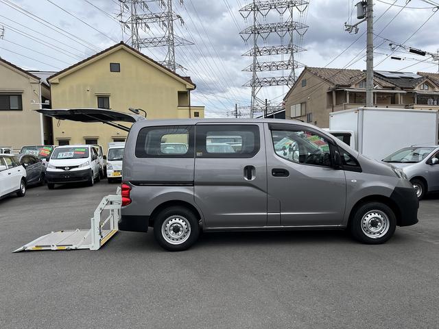 ＮＶ２００バネットバン リフター付バン　アーム式パワーゲート　昇降能力３５０ｋｇ　低床　２名　４速ＡＴ　メモリーナビフルセグＴＶ　ＣＤ再生　Ｂｌｕｅｔｏｏｔｈ接続　バックカメラ　ＥＴＣ　ドライブレコーダー　キーレス　電動ミラー　フル装備（20枚目）