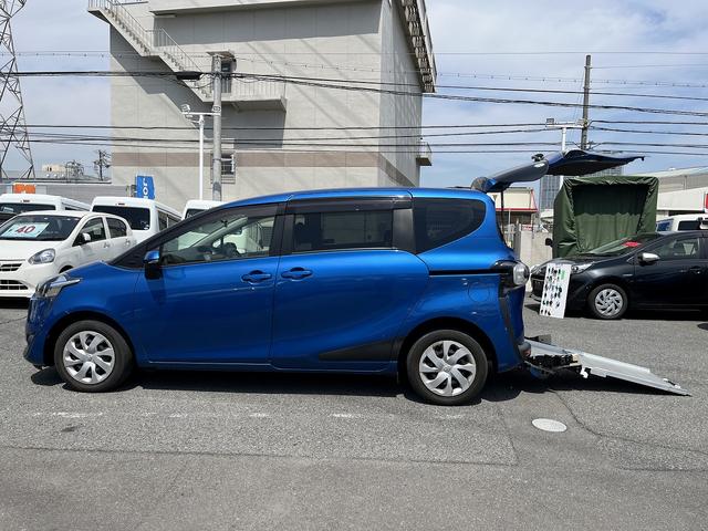 車いす仕様車　Ｉ　２ｎｄシート無　福祉車両　車いす１名＋３名　電動固定装置　ニールダウン　スロープ　衝突軽減　レーンアシスト　アイドリングストップ　ＳＤナビフルセグ　ＤＶＤ　Ｂｌｕｅｔｏｏｔｈ　キーレス　オートハイビーム(9枚目)