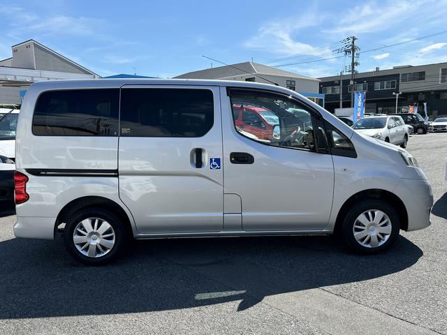 ＮＶ２００バネットバン チェアキャブ　車いす１名　福祉車両　スローパ―　車いす１名　電動固定装置　オートサイドステップ　リヤガラス小窓　メモリーナビＴＶ　ＣＤ　Ｂｌｕｅｔｏｏｔｈ接続　バックカメラ　インテリキー　電動ミラー（16枚目）