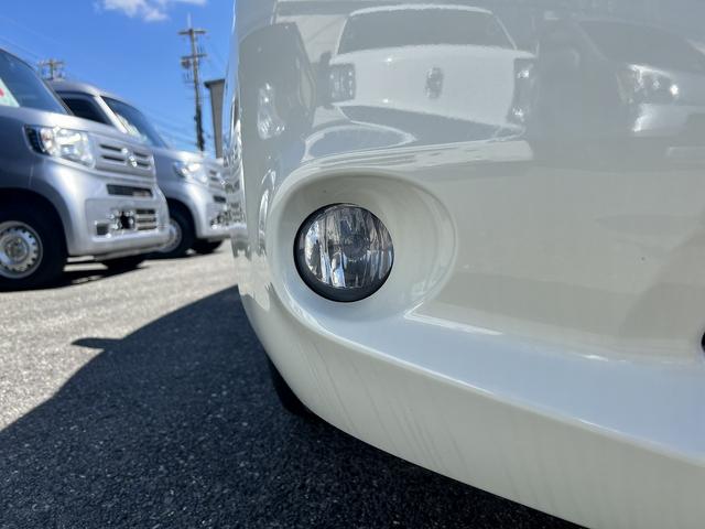 フロントフォグランプ付いてます♪濃霧時でも光を通すので対向車に存在を知らせます☆
