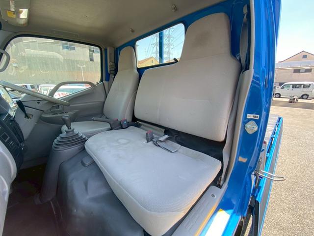 トヨエース ロングジャストロー　荷台木製張替え済み　ＭＴ車　積載１．４５ｔ　パワ－ウィンドウ　ＥＴＣ　ドアバイザー　ＡＢＳ　荷台寸法：長さ：３１１０ｍｍ　幅：１６１０ｍｍ　高さ３８０ｍｍ（22枚目）
