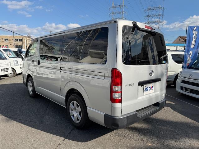 ハイエースバン ロングDX 5ドア 低床 5人乗り 積載量1250kg ナビ テレビ バックETC ドアバイザー プライバシーガラス ABS カメラ バックカメラ両側スライドドア小窓付き キーレス パワーウィンドウ(5枚目)