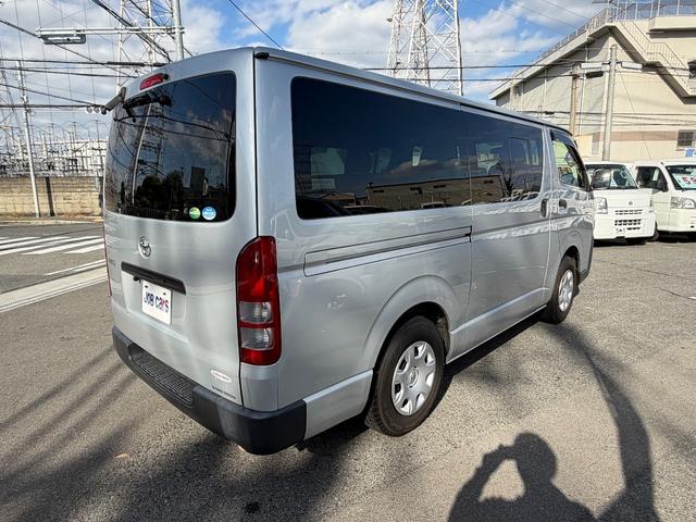 ハイエースバン ロングDX 5ドア 低床 5人乗り 積載量1250kg ナビ テレビ バックETC ドアバイザー プライバシーガラス ABS カメラ バックカメラ両側スライドドア小窓付き キーレス パワーウィンドウ(6枚目)